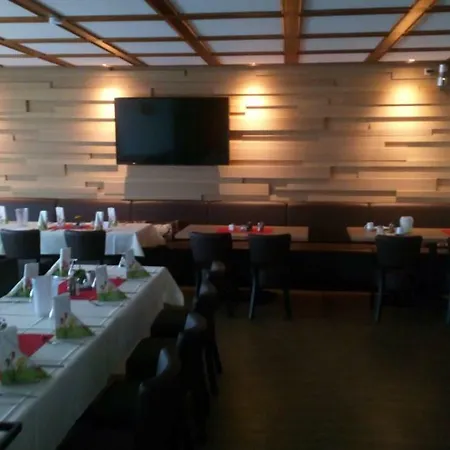 イン Landgasthof-porta *